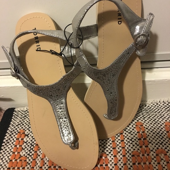 silver sandals size 11
